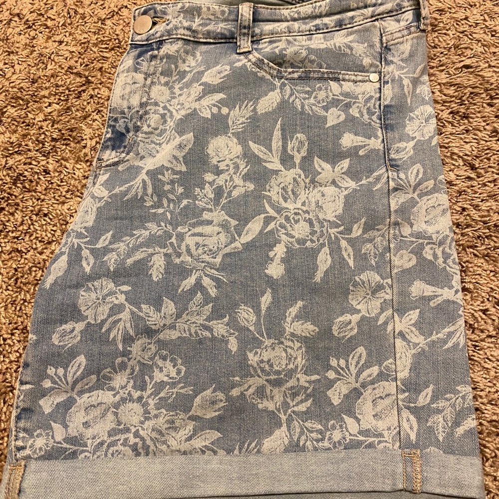 Floral printed a.n.a shorts